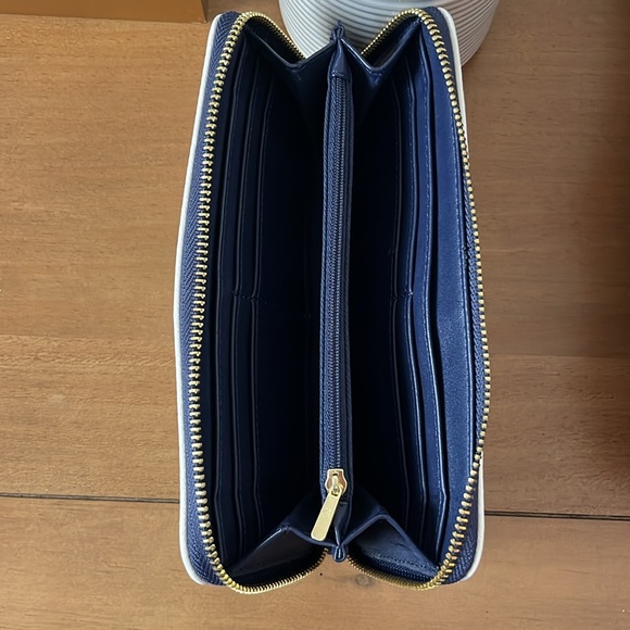 Wallet - Picture 2 of 2